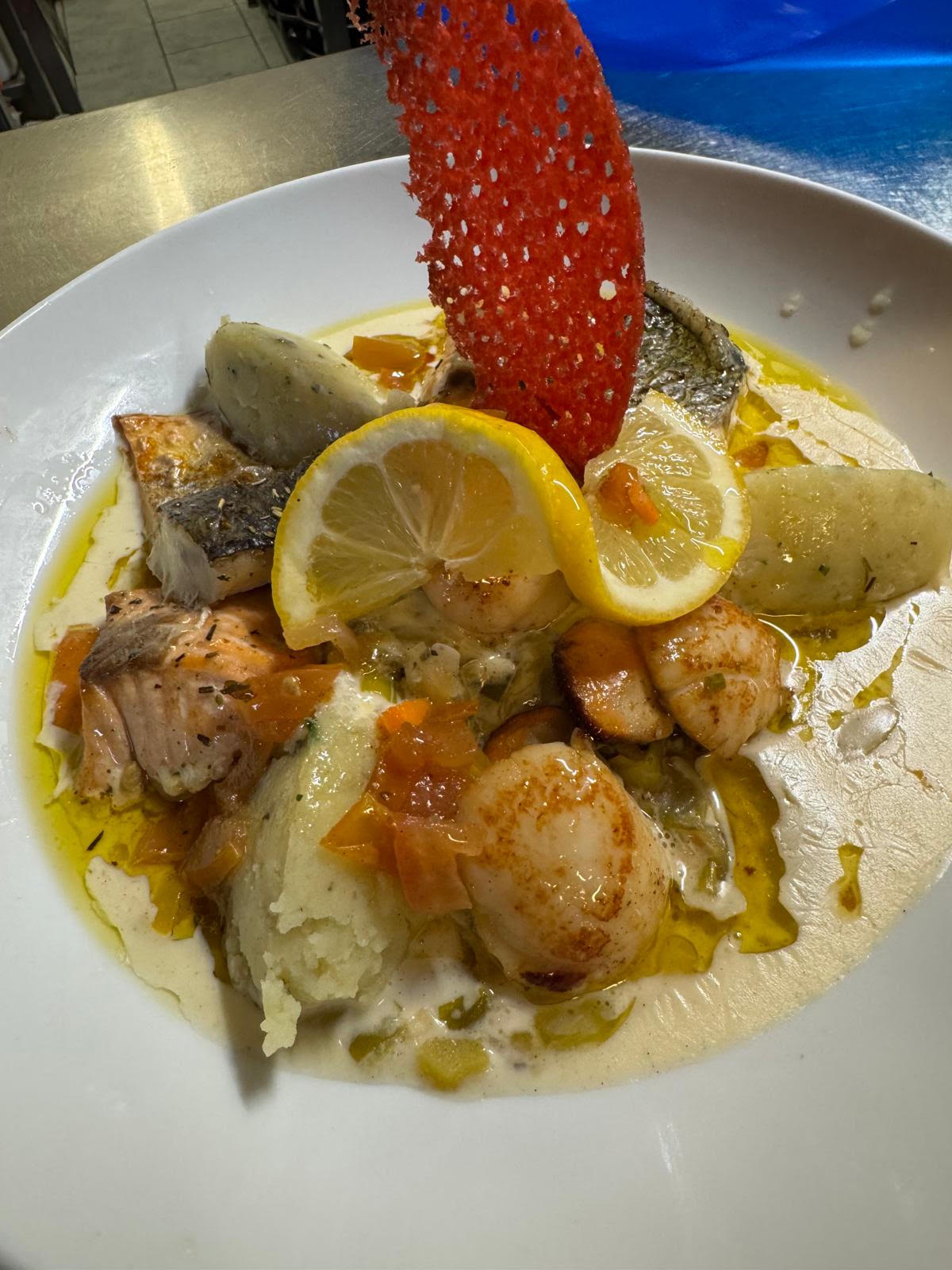 Matelote de poisson, Saint-Jacques et saumon